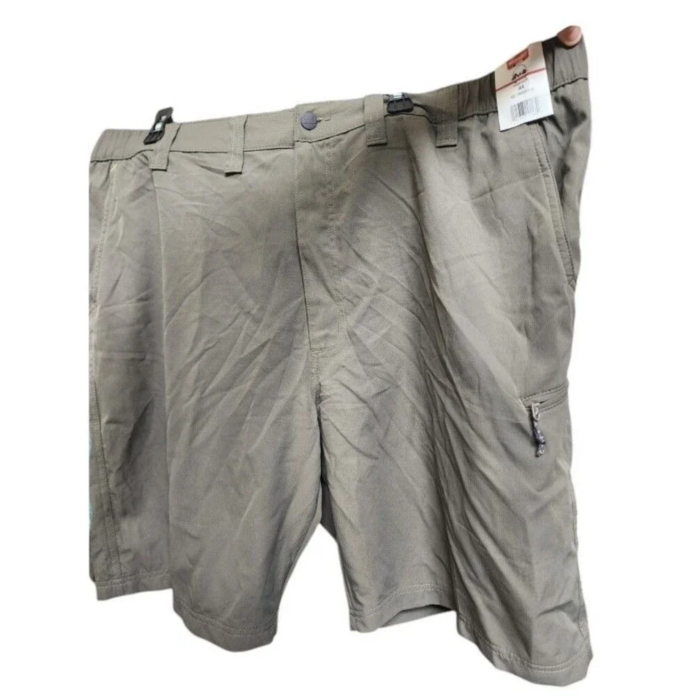 Wrangler Performance Shorts NWT Size 44 Beige